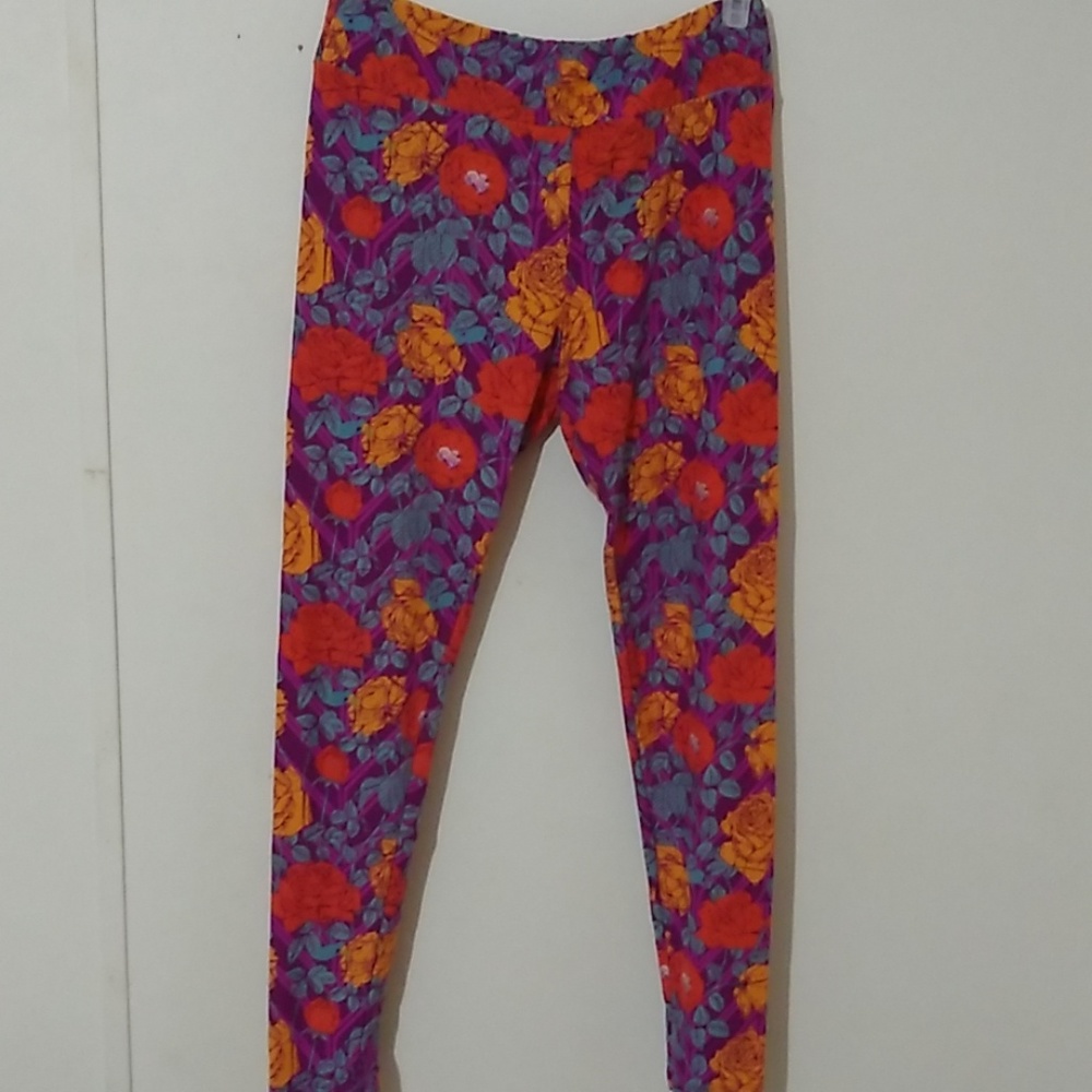 LuLaRoe size tall and curvy leggings
